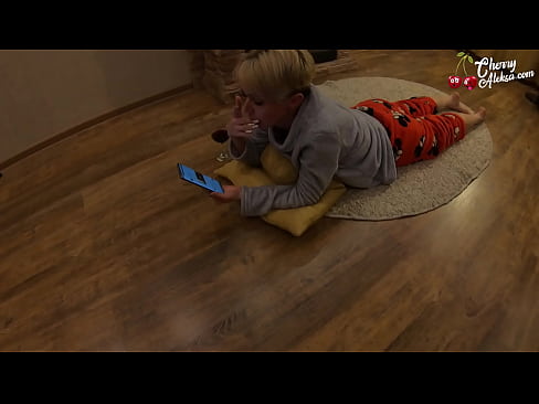 ❤️ Šialená blondínka fajčí obrovský penis a skáče na ňom - análny sex ️ Super porno na porno sk.rexporn-com.ru ﹏